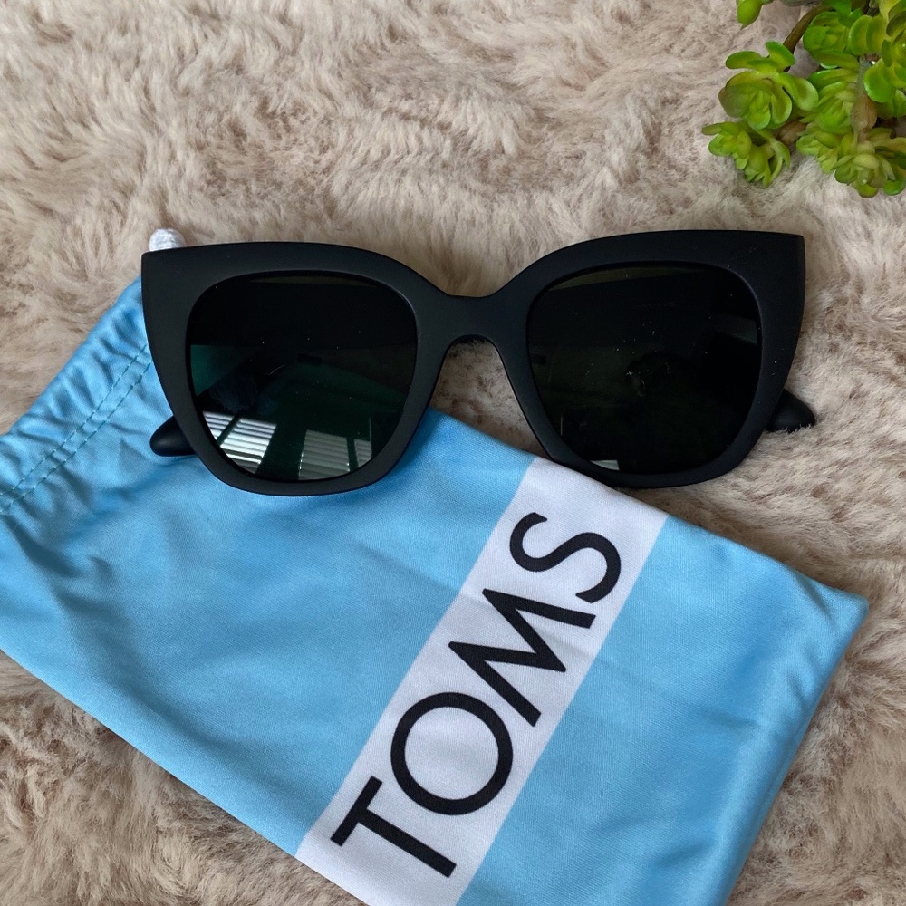 TOMS Sydney Matte Black Sunglasses